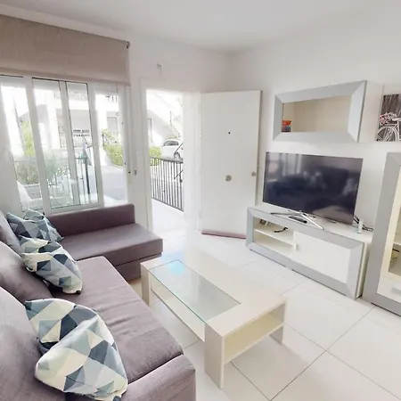 Апартаменты Vistabella 2 Bed Lower