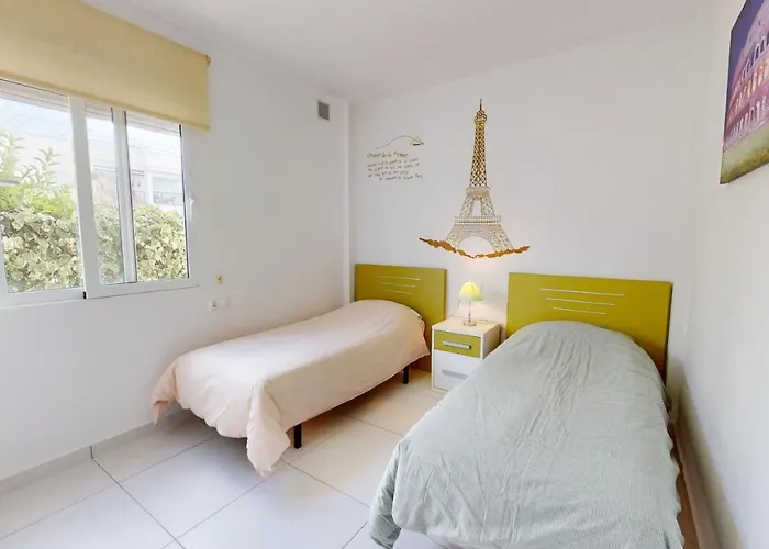 Vistabella 2 Bed Lower Apartment *